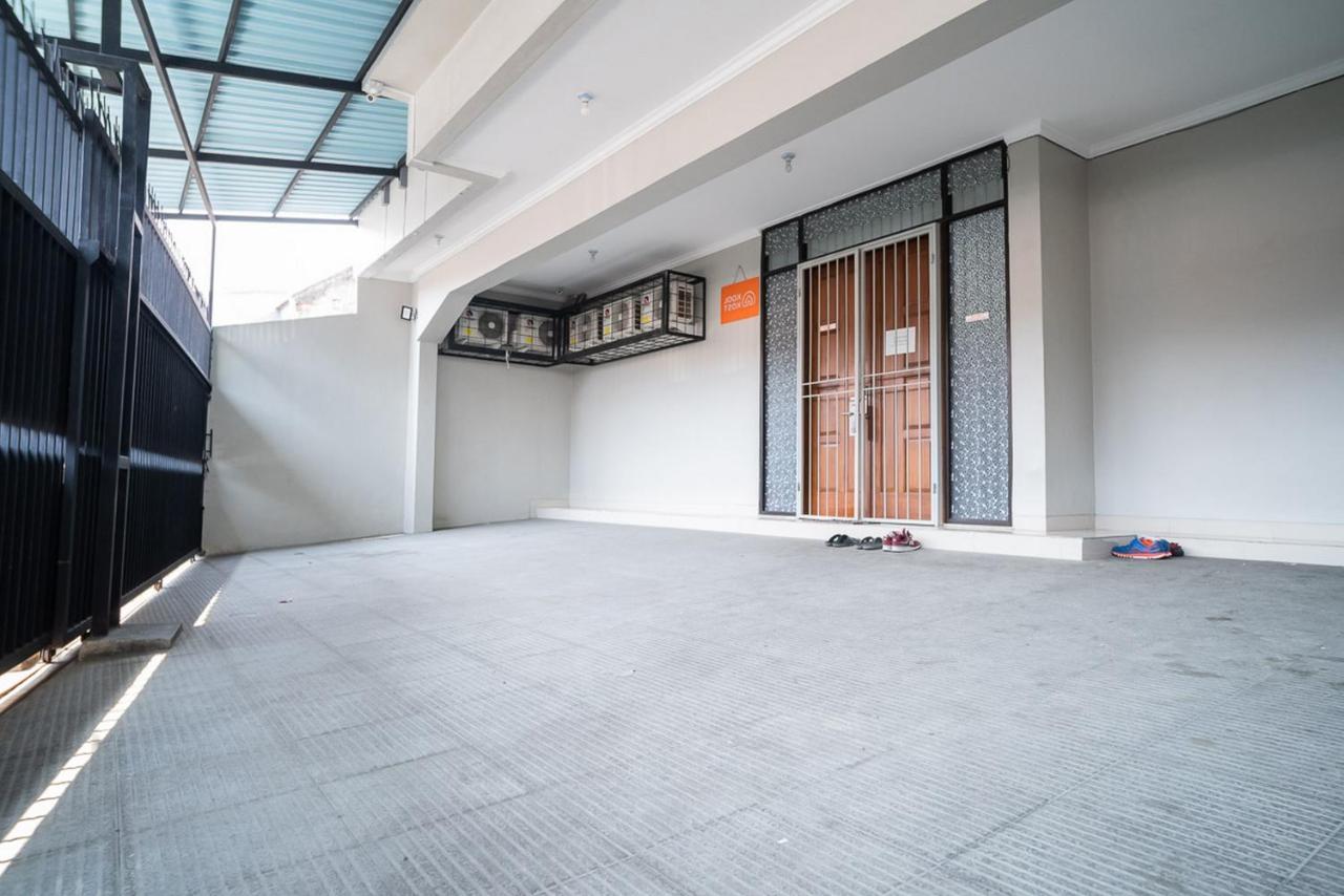 Koolkost Near Pasar Baru Hotel Jakarta Exterior photo